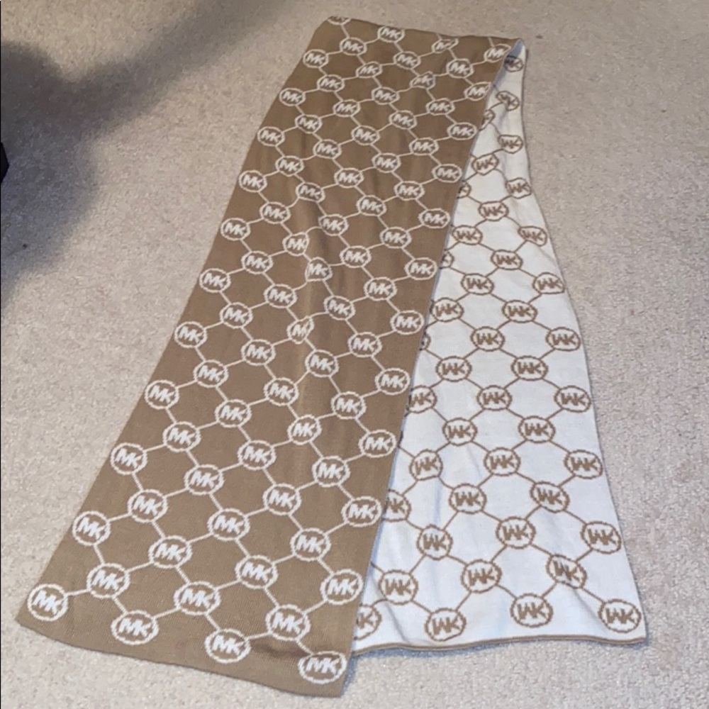 Michael Kors Reversible Woven Scarf